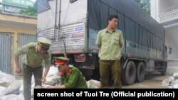 Pihak berwenang di Thanh Hoa merampas 2,7 ton gading gajah, 9 Juli 2017