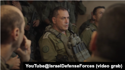 资料照片：以色列国防军参谋长埃亚尔·扎米尔中2025年8月1日对加沙地带进行了实地考察和情况评估。(照片来源：以色列国防军YouTube频道视频截图)