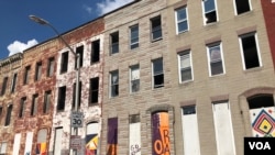 An entire block of vacant row houses in West Baltimore, within the 7th Congressional District of Representative Elijah Cummings. (VOA/C. Presutti)