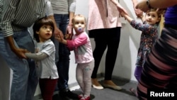 Children play in a baby-friendly cafe in Budapest, Hungary, January 28, 2020. (REUTERS/Bernadett Szabo)