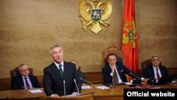 Crnogorski premijer Milo Đukanović odgovara na poslanička pitanja (gov.me)