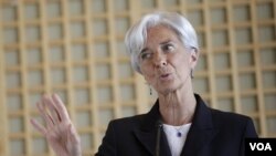 Menteri Keuangan Perancis, Christine Lagarde berusaha menggalang dukungan untuk menduduki jabatan Kepala IMF.