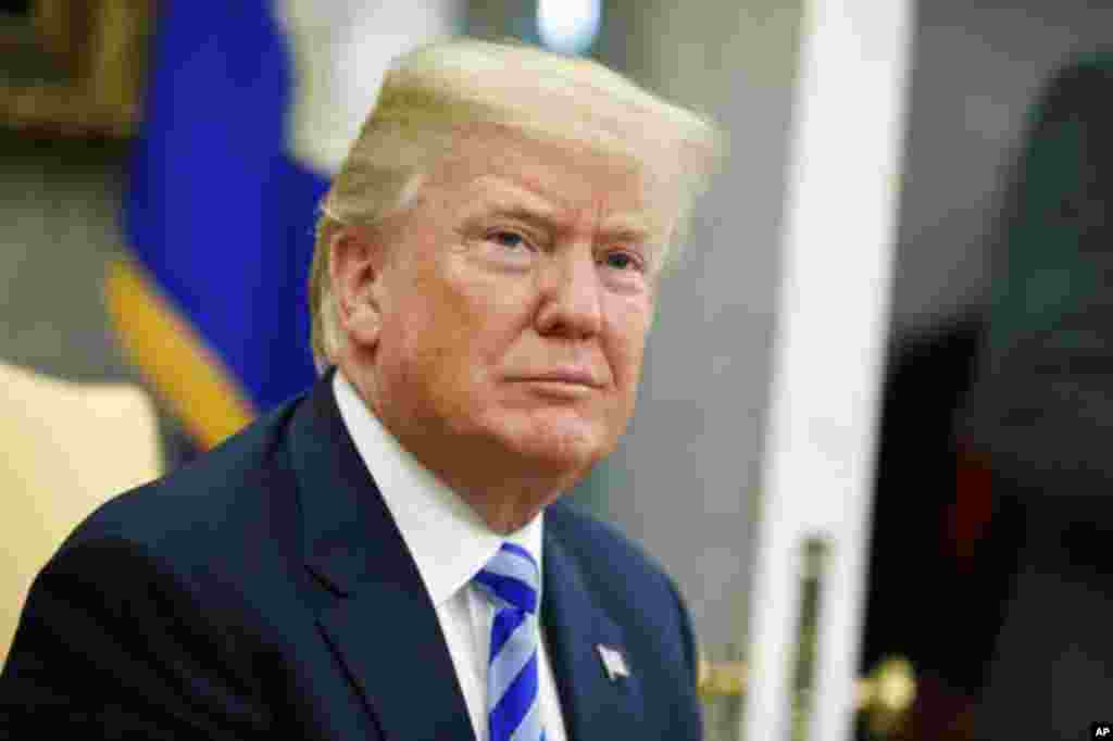 O'zbekiston Prezidenti Shavkat Mirziyoyev Oq uyda