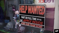 Za pomoć se protekle sedmice prijavilo manje od 300.000 građana - prvi put u poslednjih 19 meseci (Foto: AP Photo/David Zalubowski)